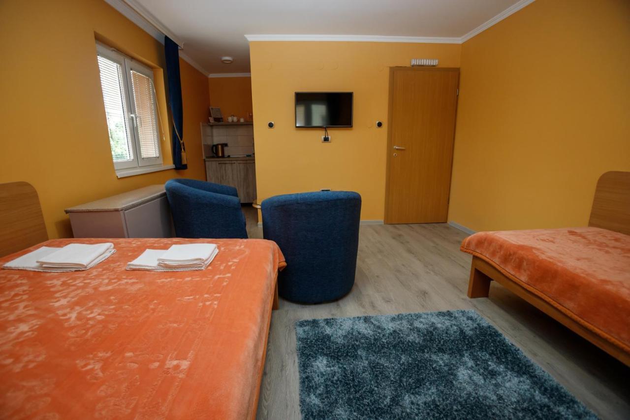 Guest house Mali homtel Subotica Buitenkant foto