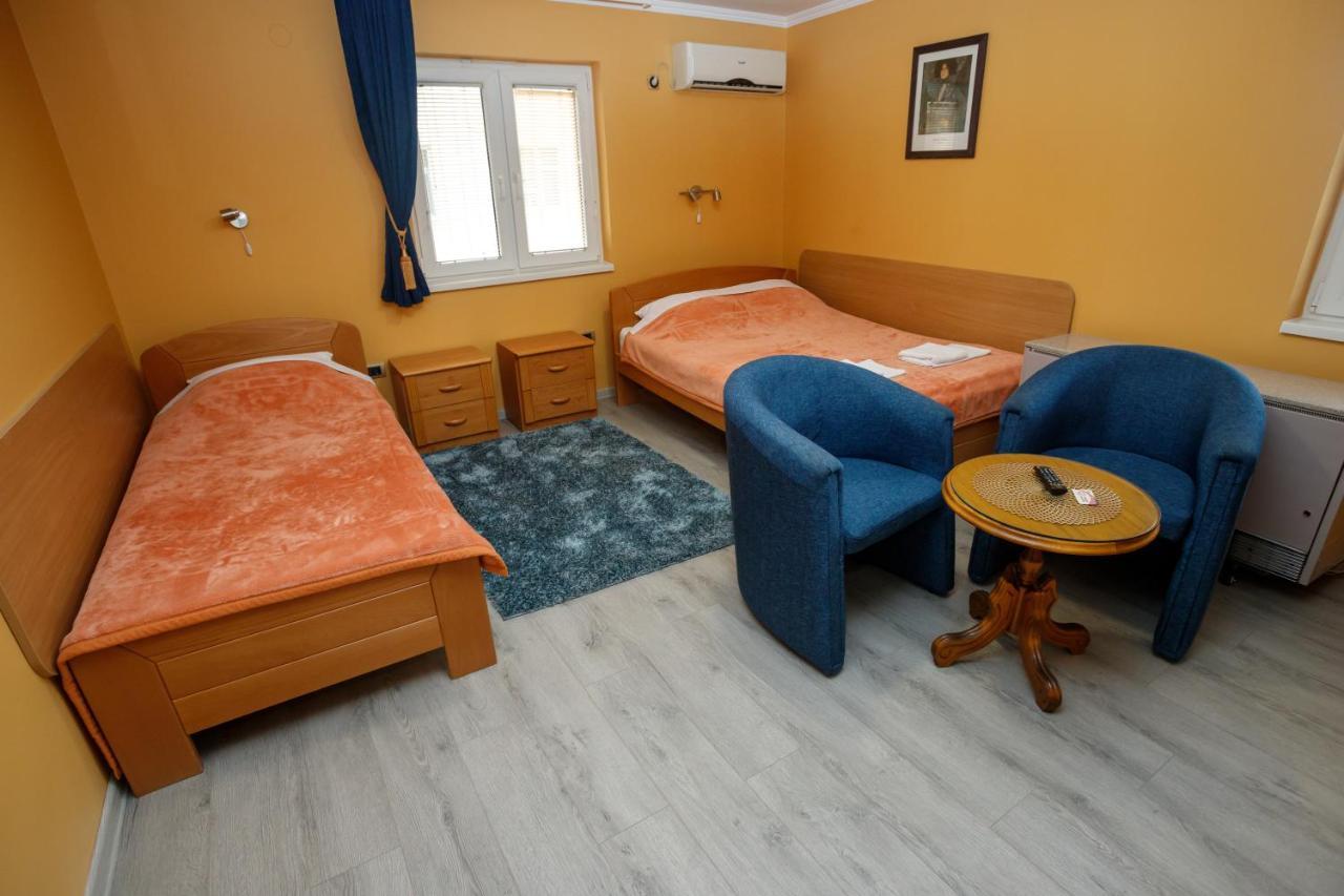 Guest house Mali homtel Subotica Buitenkant foto