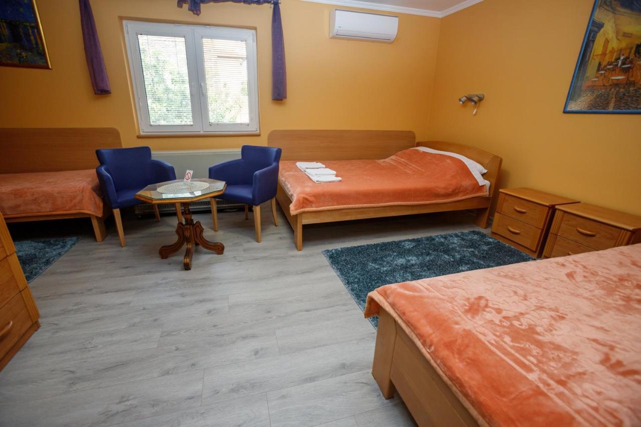 Guest house Mali homtel Subotica Buitenkant foto