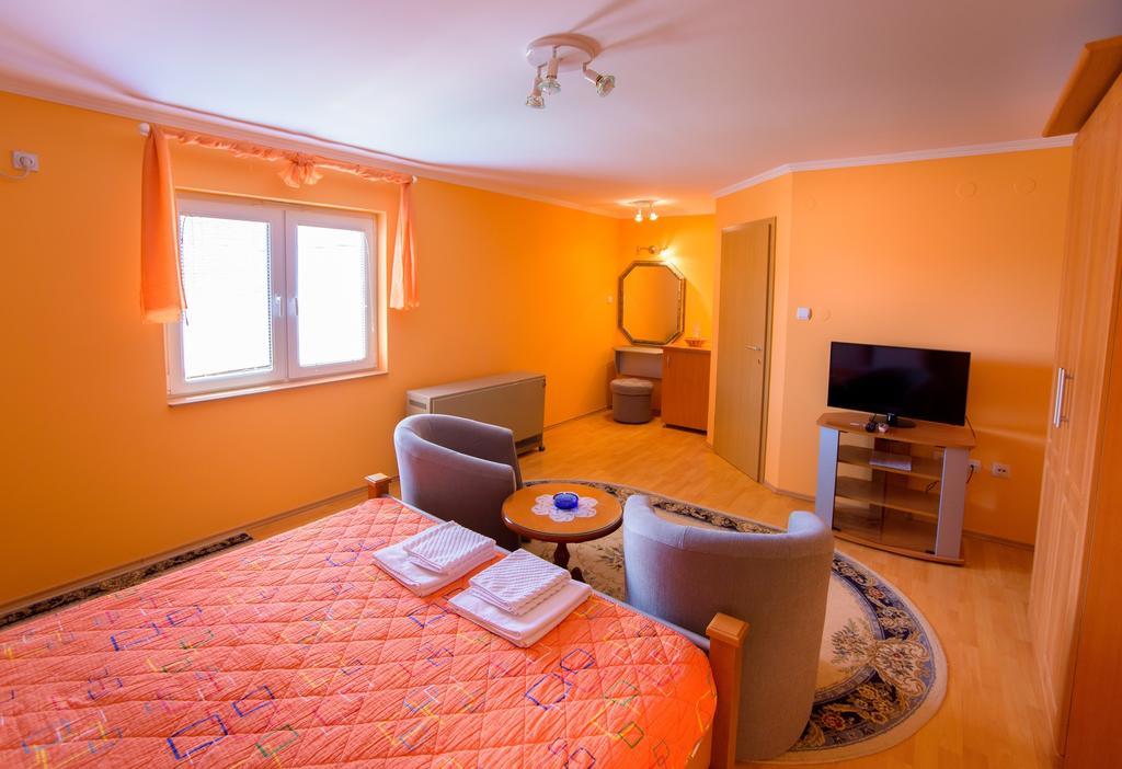 Guest house Mali homtel Subotica Buitenkant foto